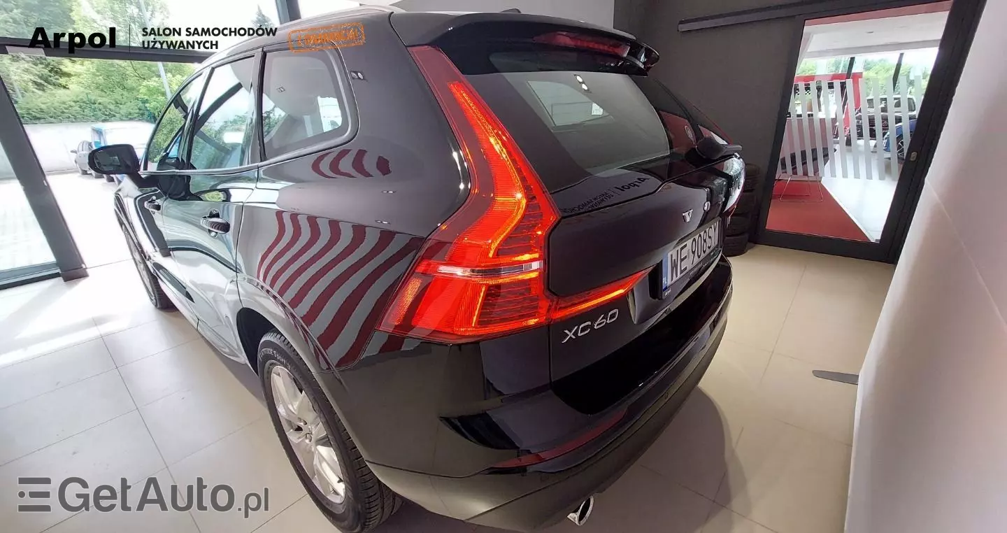 VOLVO XC 60 T5 AWD Momentum