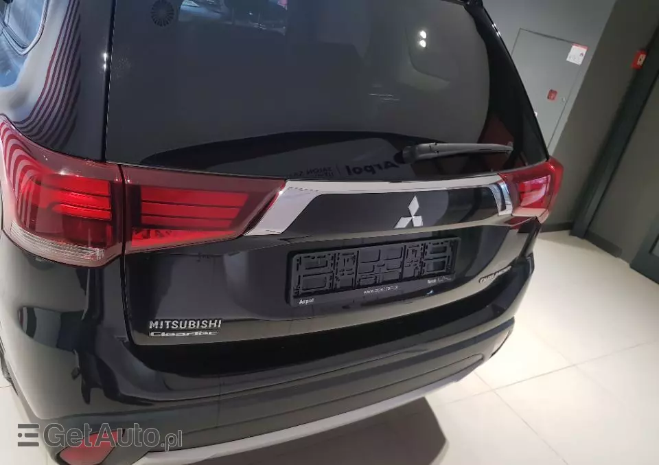 MITSUBISHI Outlander 2.0 Invite + 2WD