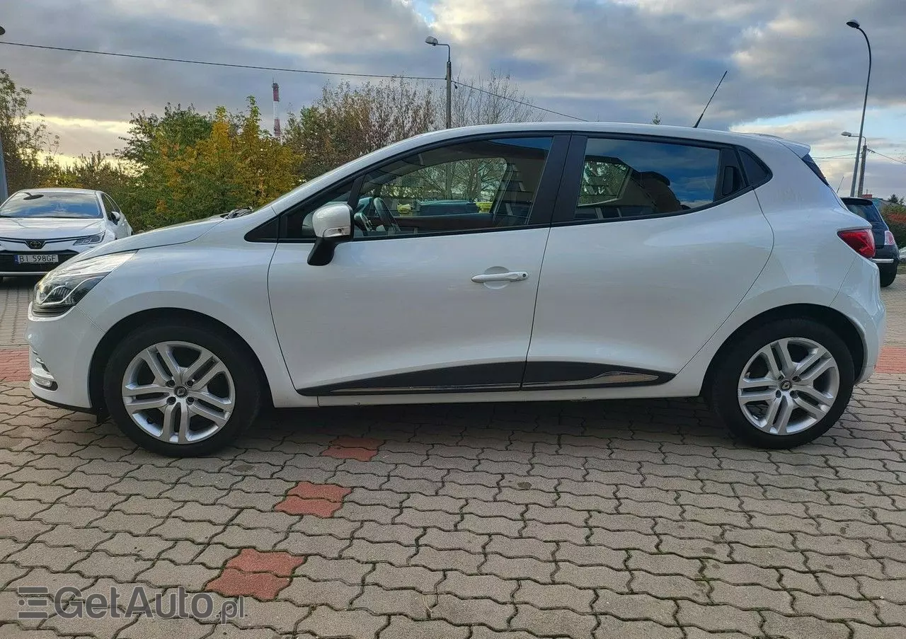 RENAULT Clio 1.0 TCe Zen