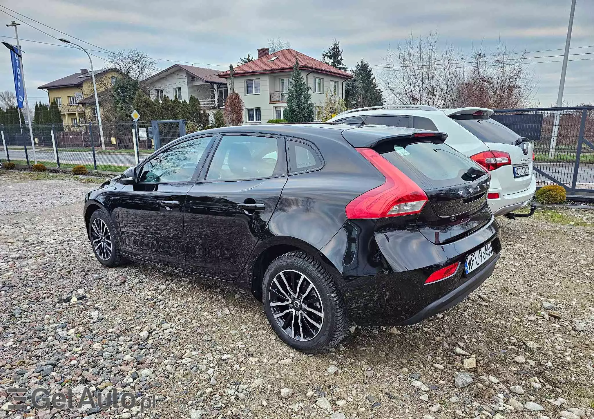 VOLVO V40 