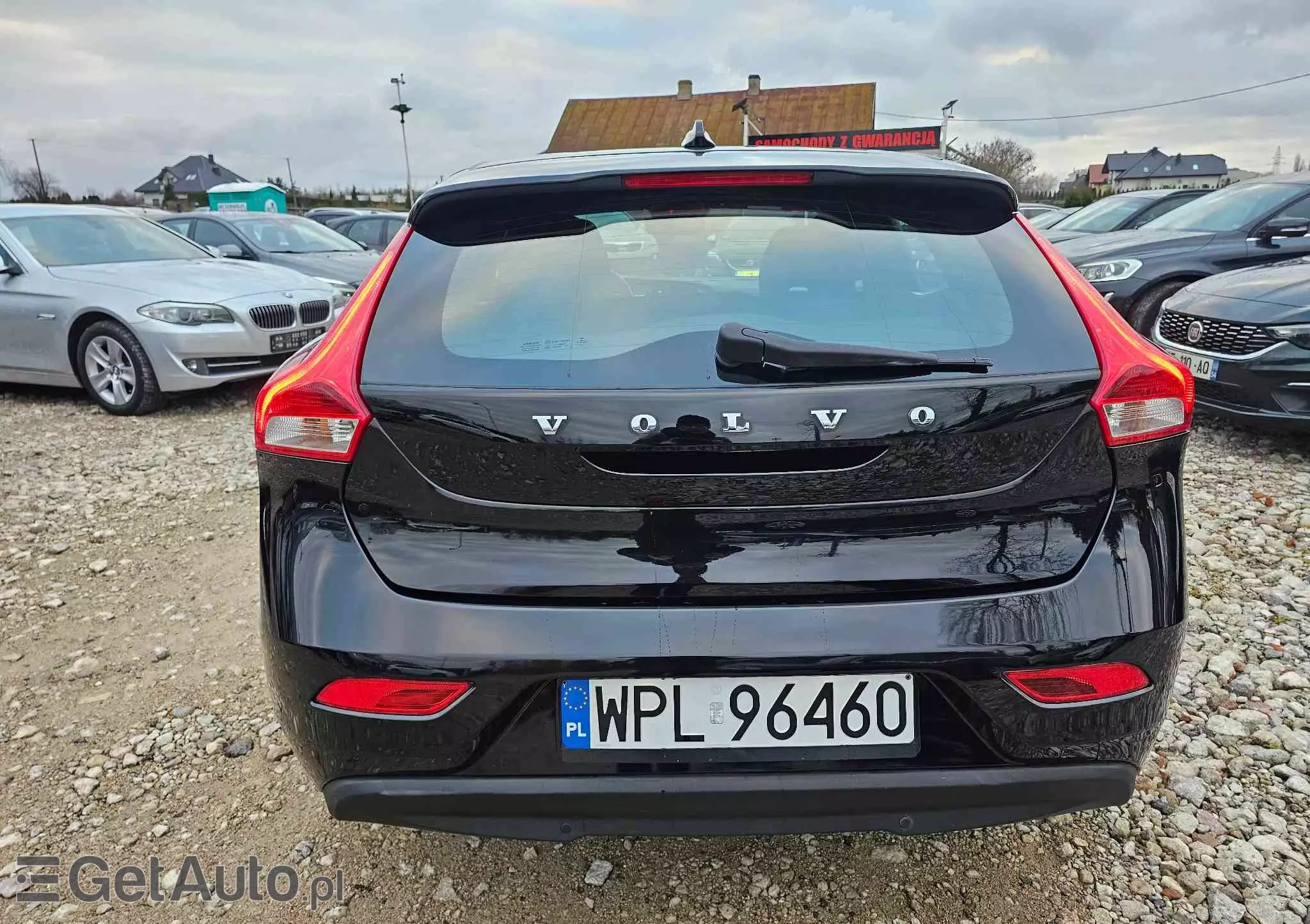 VOLVO V40 