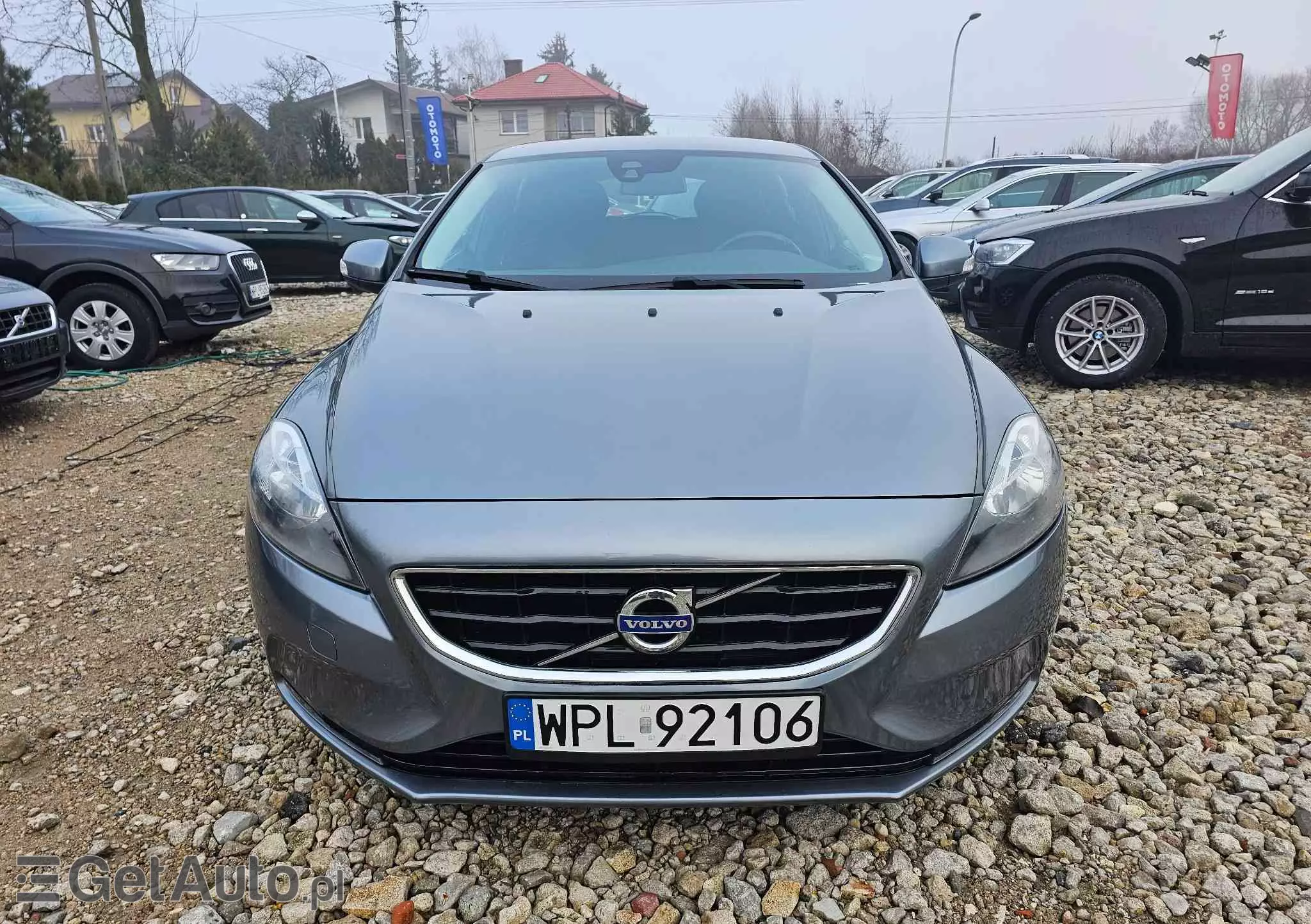 VOLVO V40 