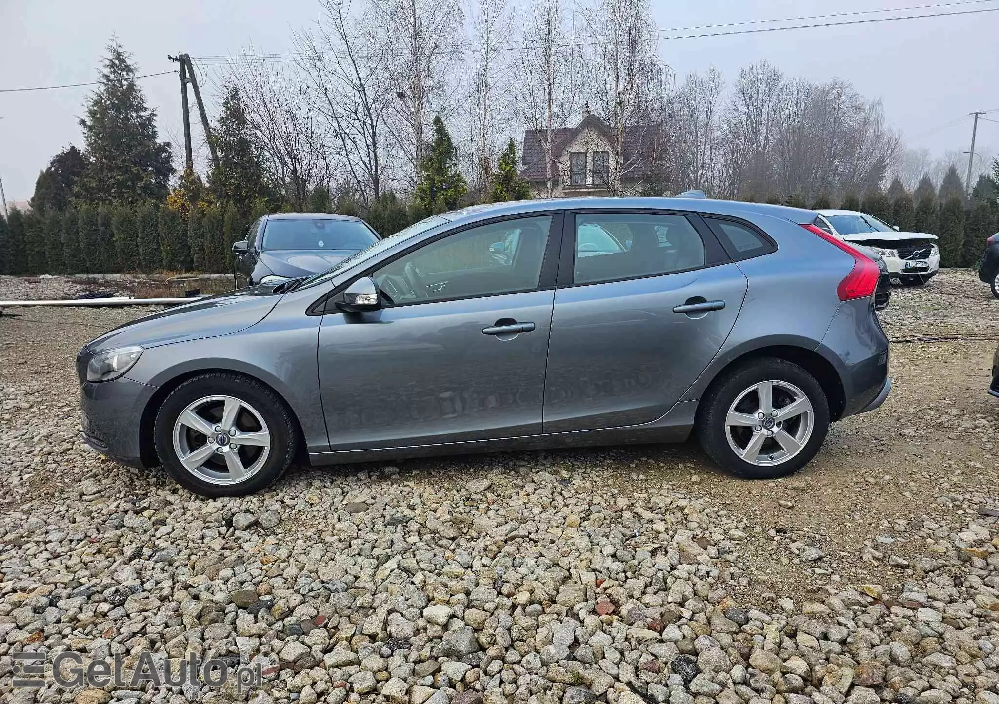 VOLVO V40 