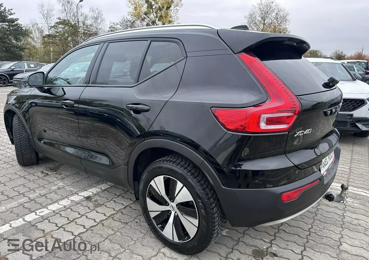 VOLVO XC 40 B4 B Momentum Pro