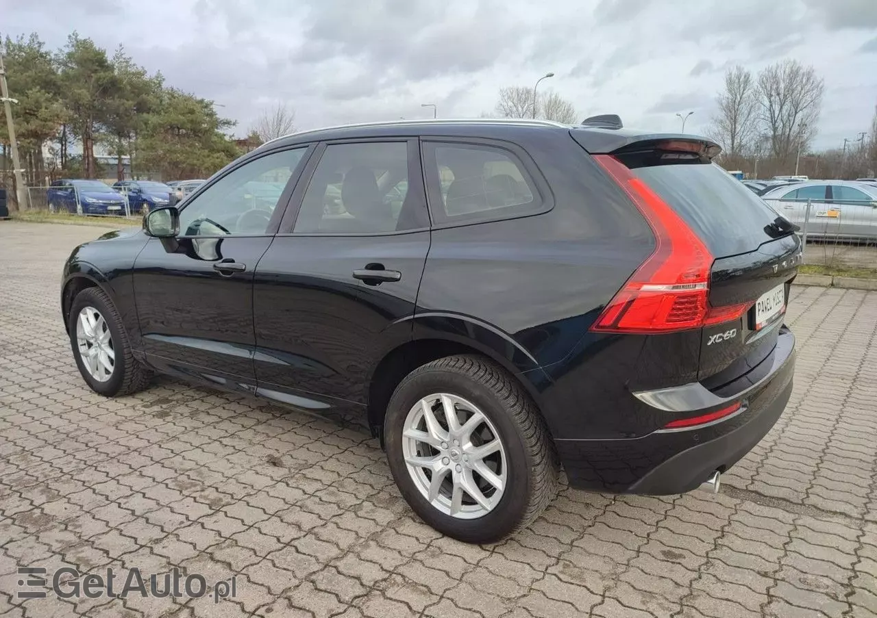 VOLVO XC 60 T4 Momentum