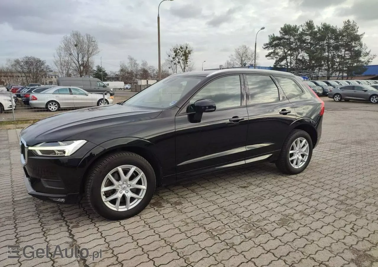 VOLVO XC 60 T4 Momentum