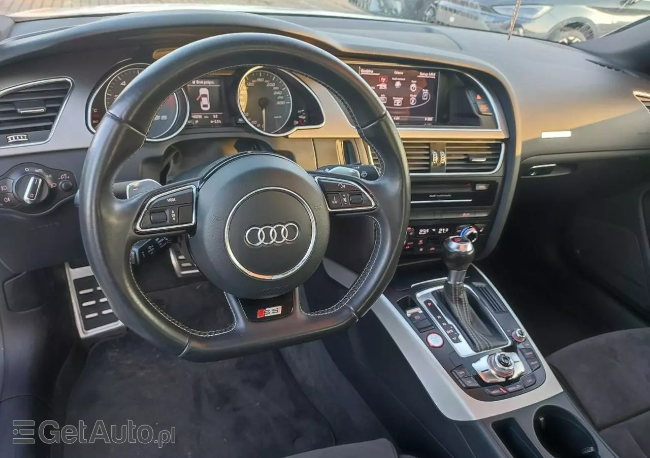 AUDI S5 