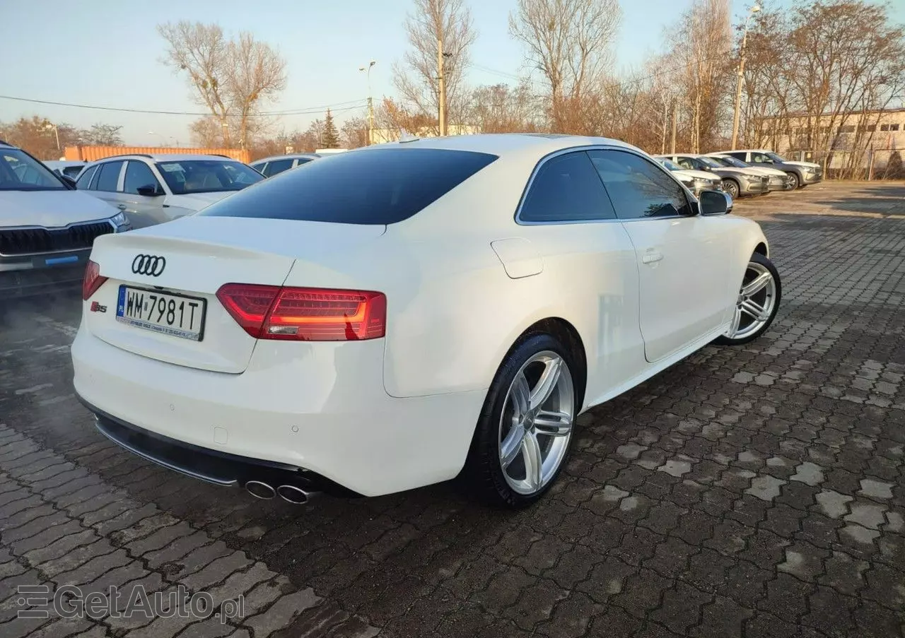 AUDI S5 