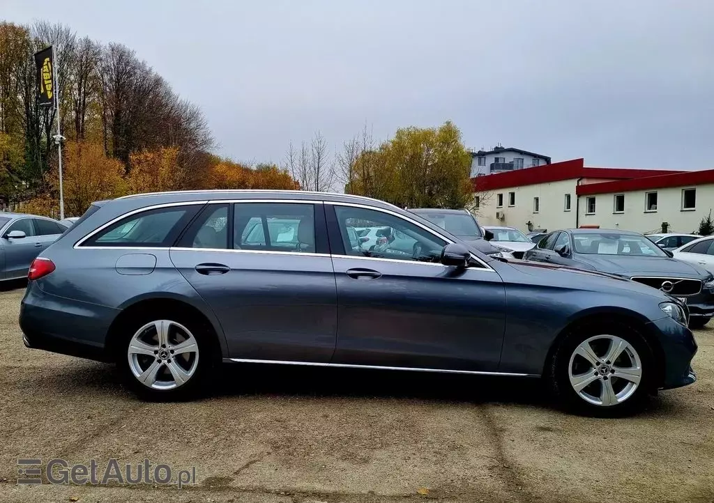 MERCEDES-BENZ Klasa E 220 d T 9G-TRONIC Exclusive