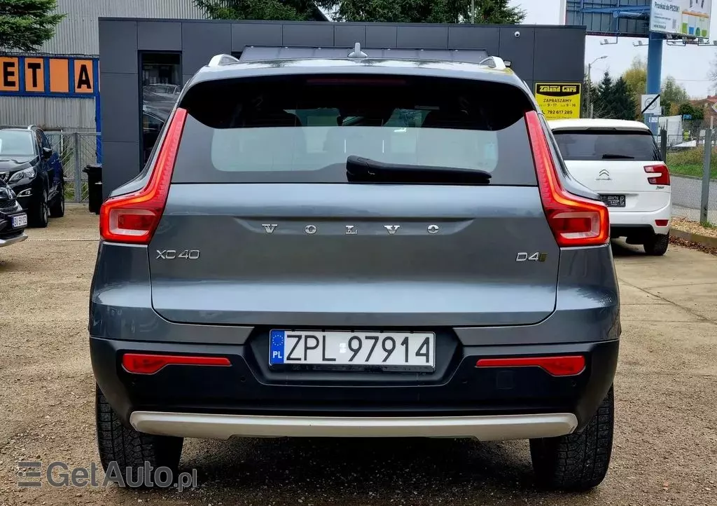 VOLVO XC 40 D4 AWD Geartronic Momentum Pro