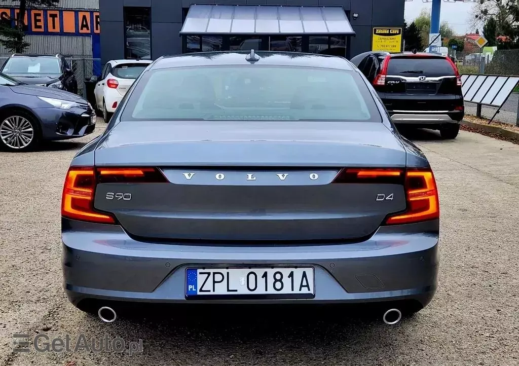 VOLVO S90 D4 Momentum