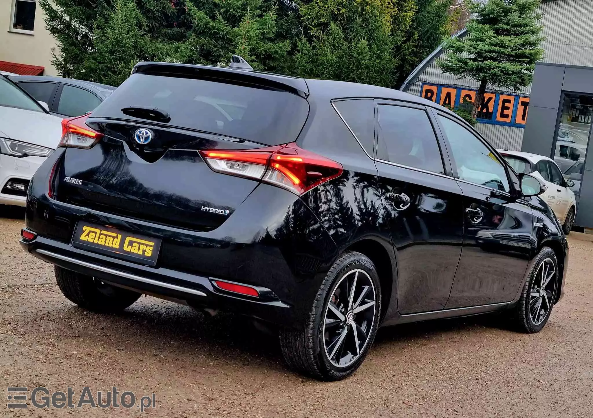 TOYOTA Auris 1.8 VVT-i Hybrid Automatik Design Edition