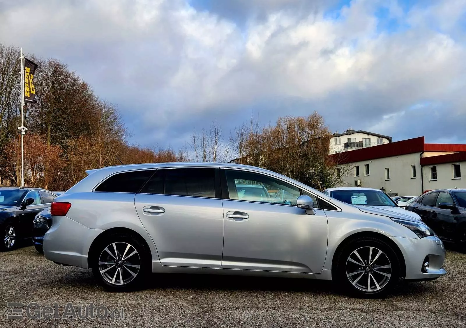 TOYOTA Avensis 1.8 Premium