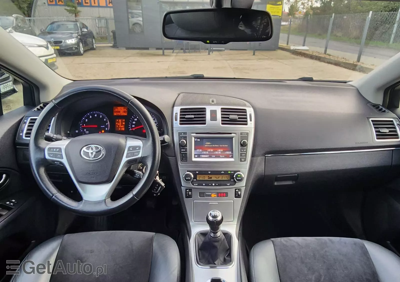 TOYOTA Avensis 1.8 Premium