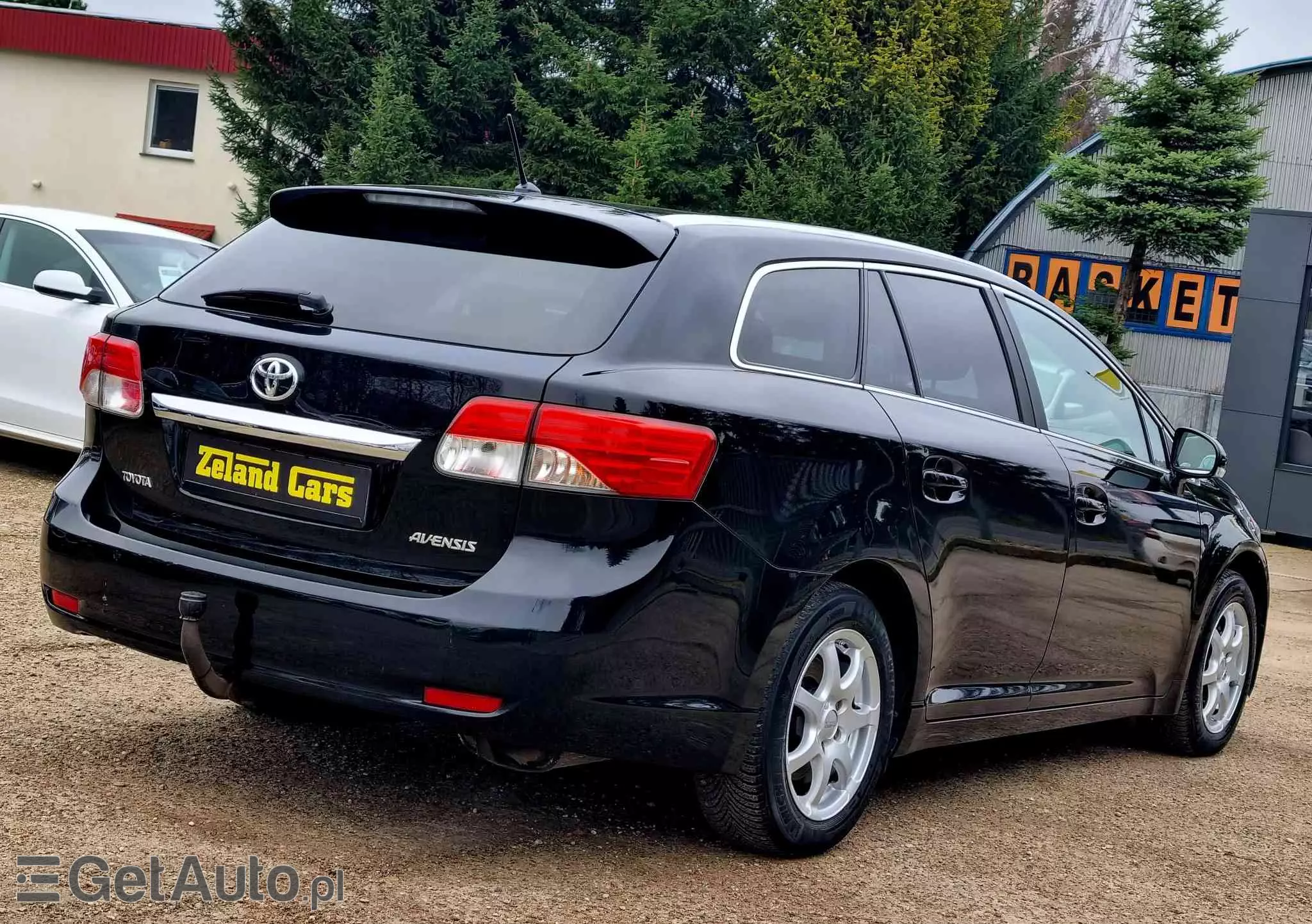 TOYOTA Avensis 1.8 Premium