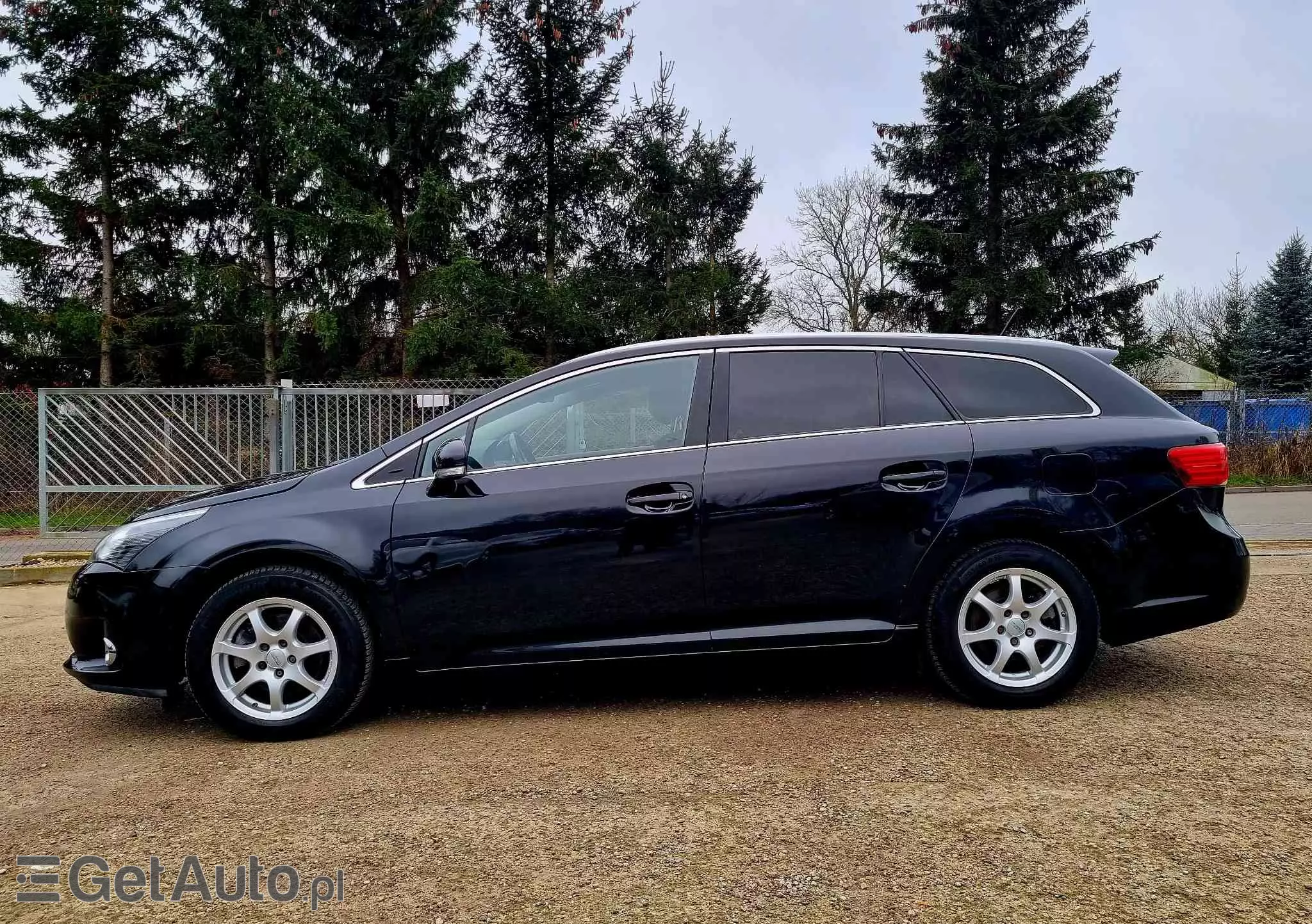 TOYOTA Avensis 1.8 Premium