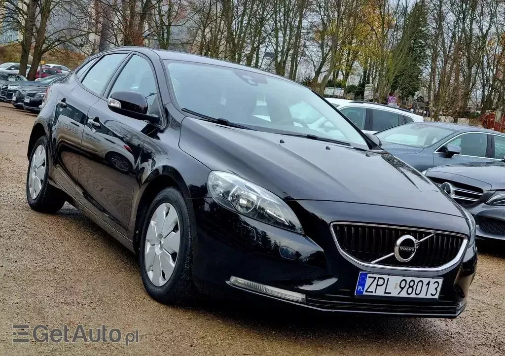 VOLVO V40 D2 Drive-E Momentum