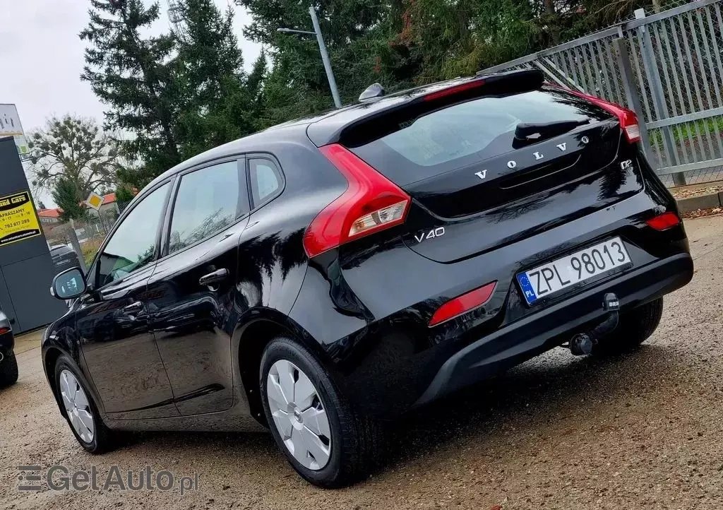 VOLVO V40 D2 Drive-E Momentum