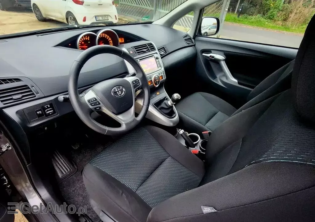 TOYOTA Verso 1.8 Premium 7os