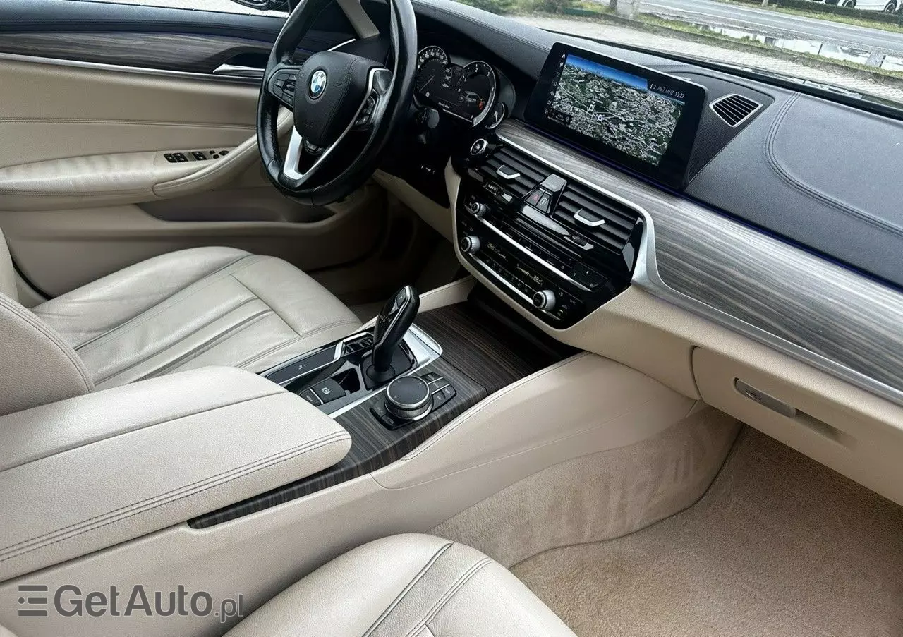 BMW Seria 5 530d Touring Luxury Line