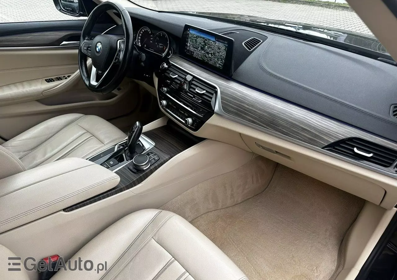 BMW Seria 5 530d Touring Luxury Line