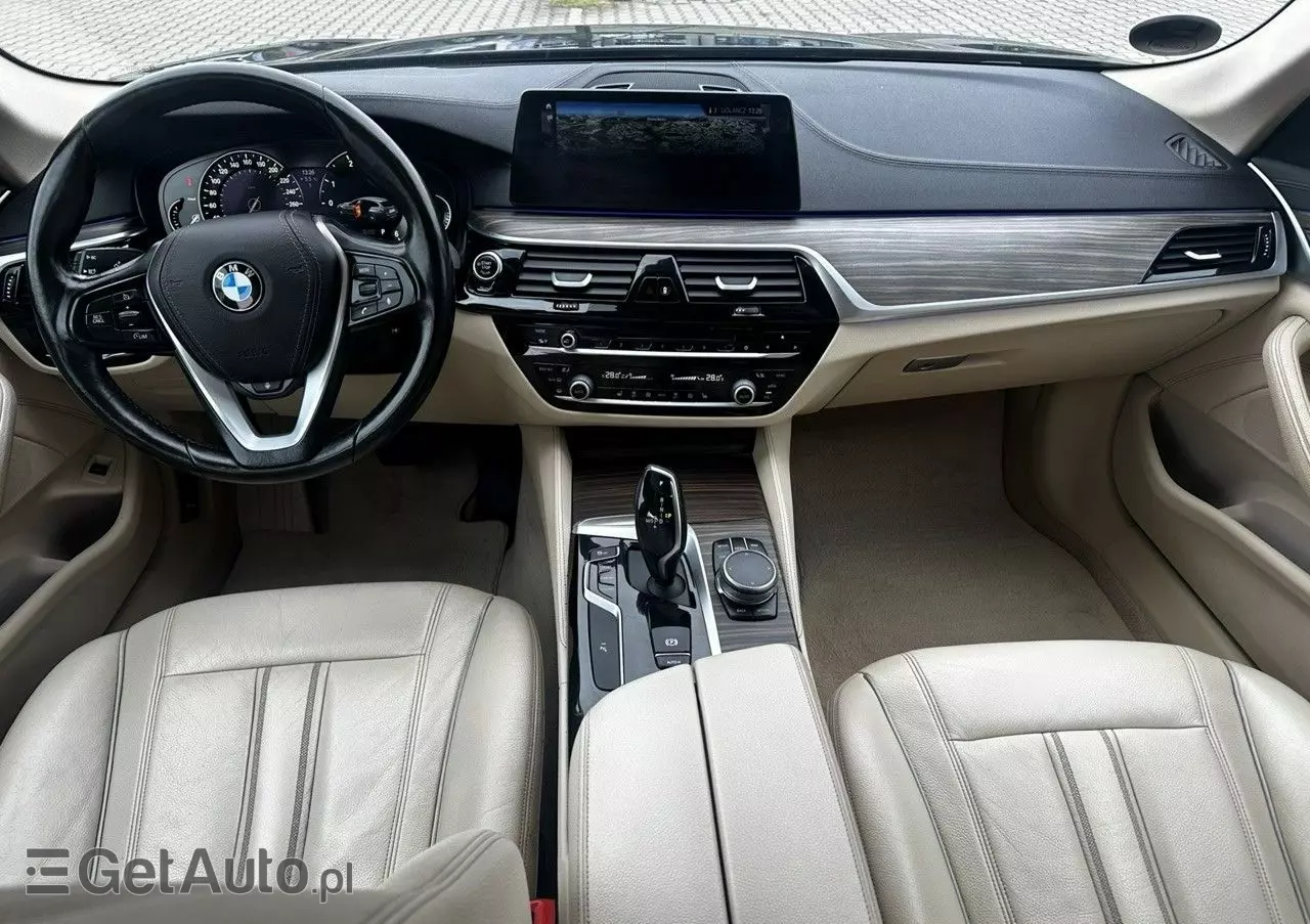 BMW Seria 5 530d Touring Luxury Line