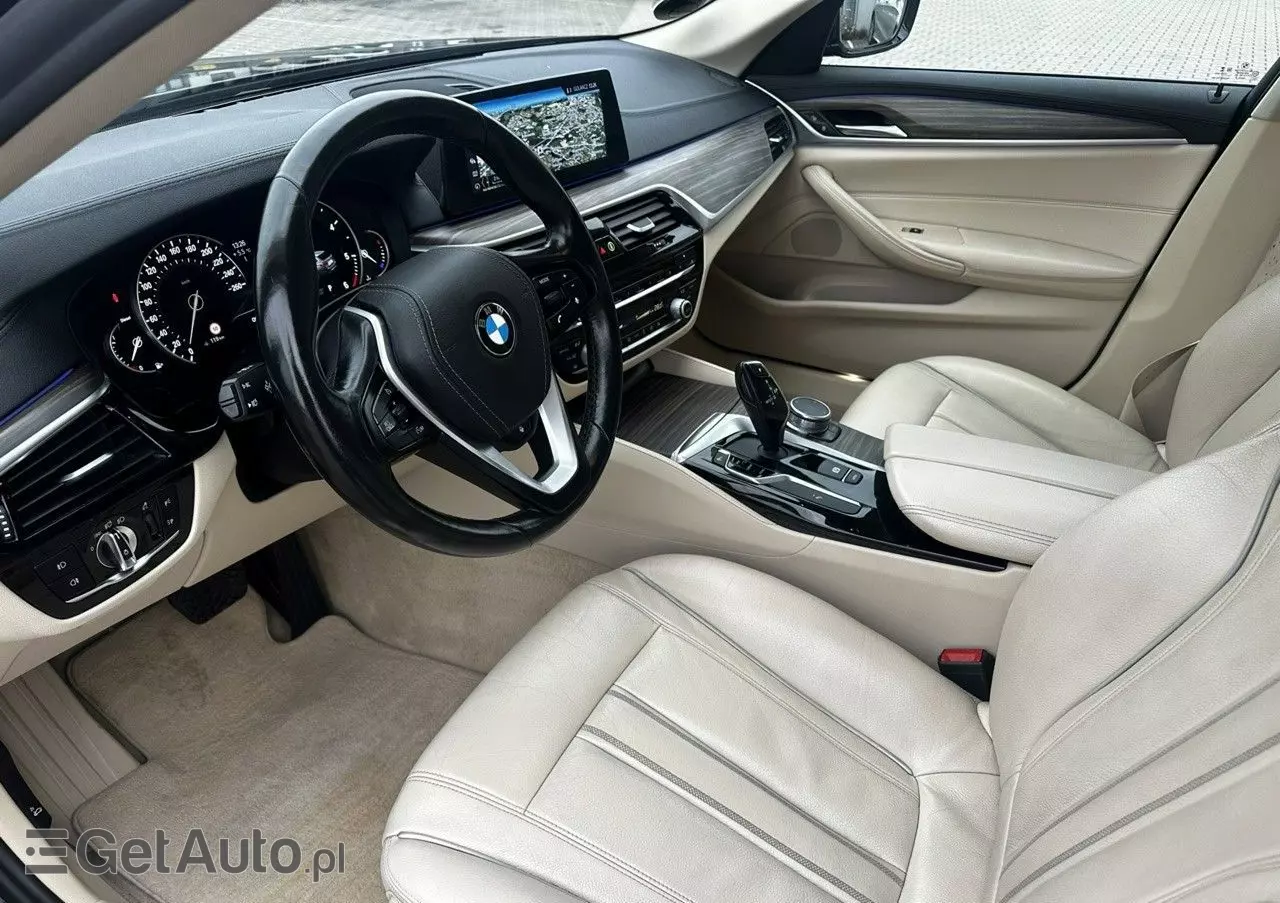 BMW Seria 5 530d Touring Luxury Line