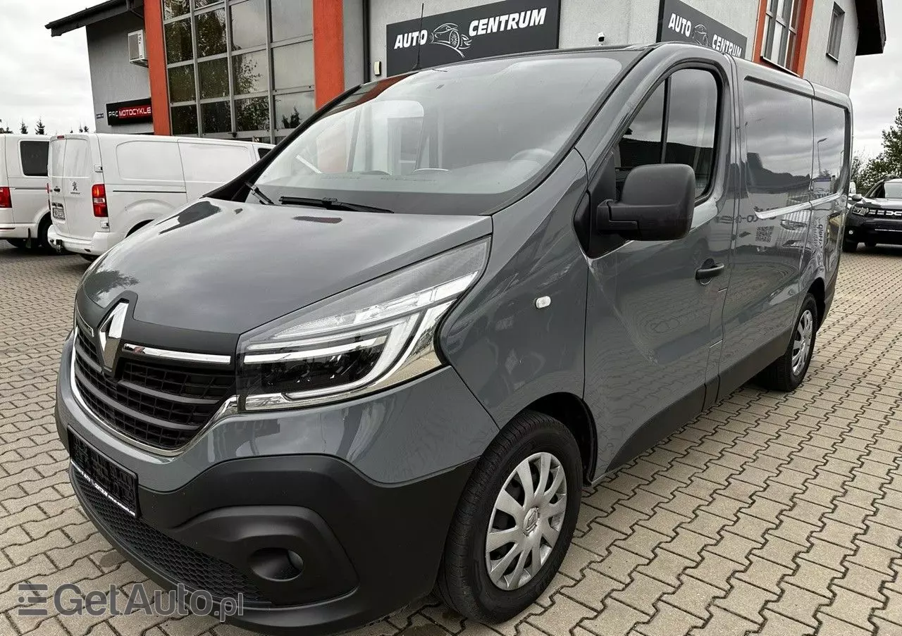 RENAULT Trafic 