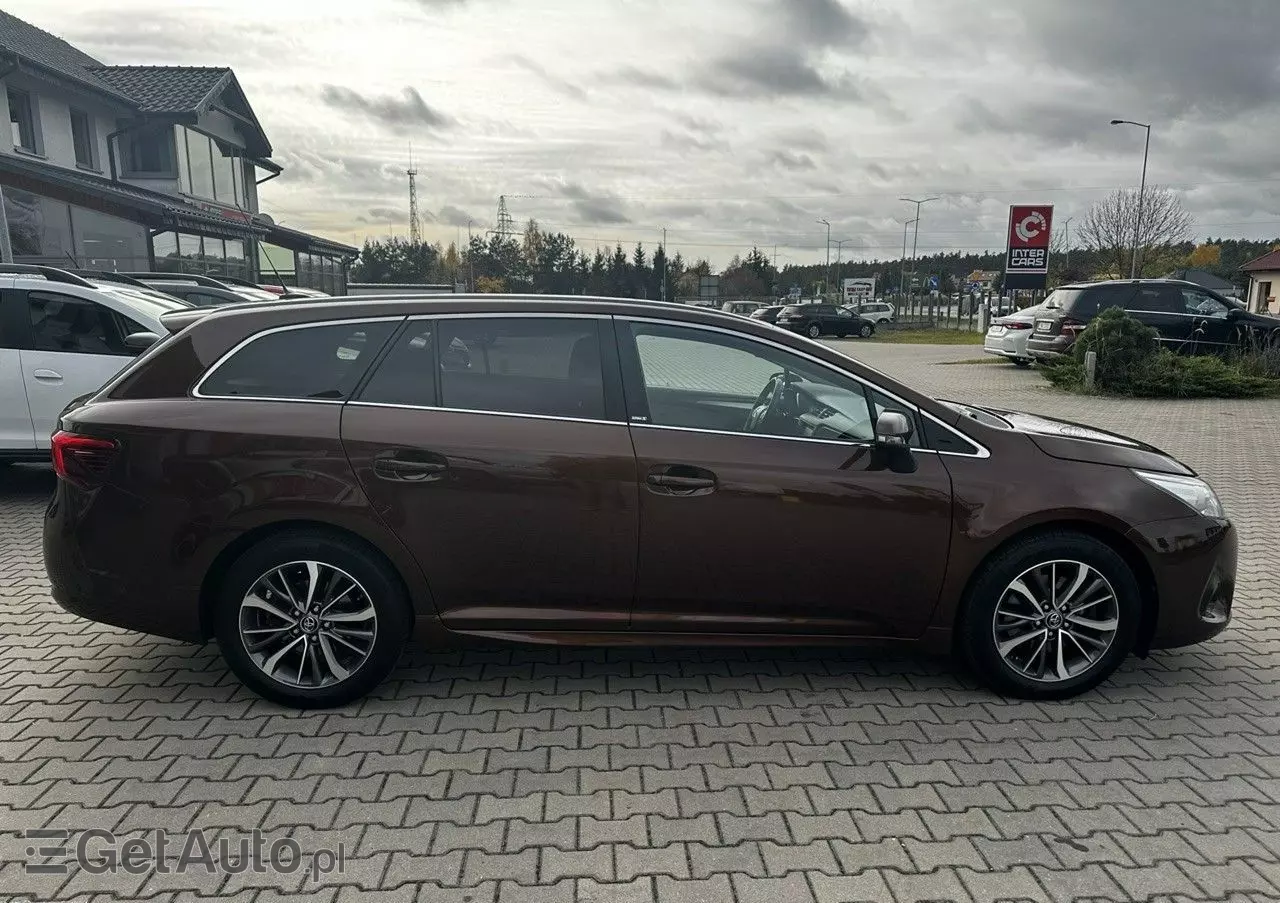 TOYOTA Avensis 2.0 D-4D Premium