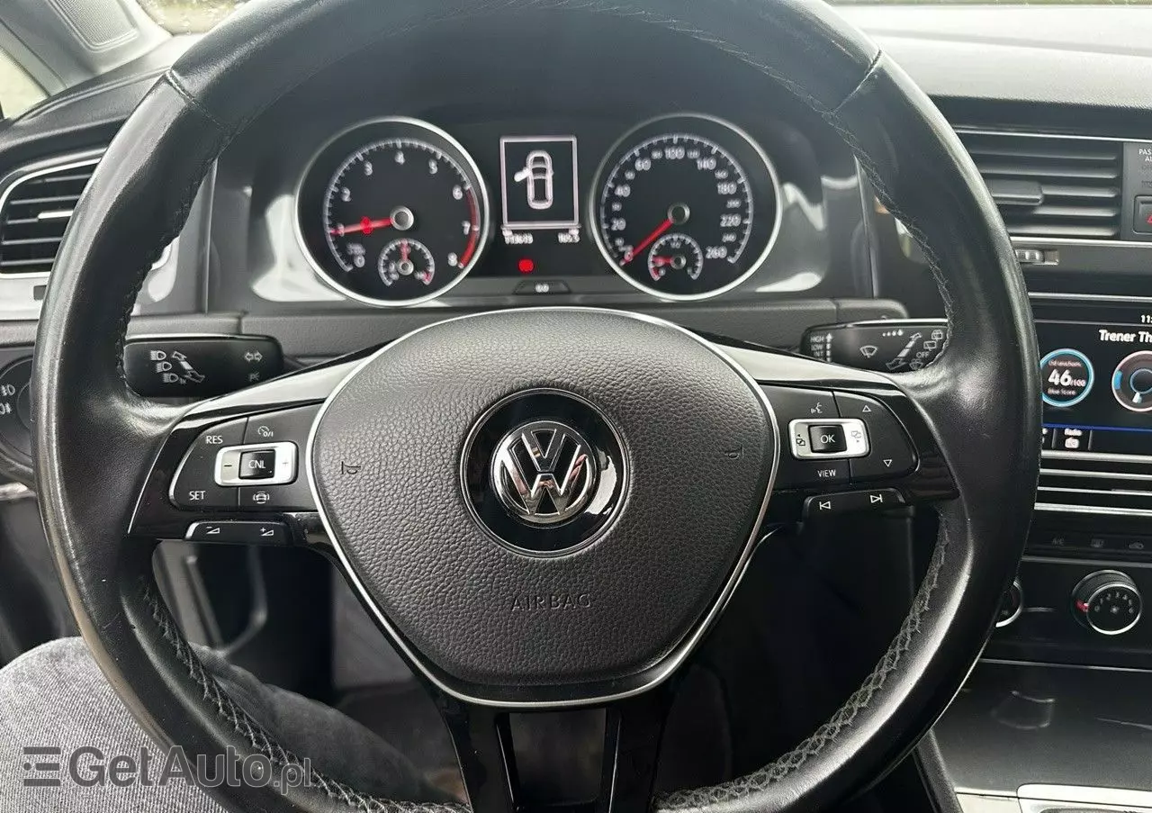 VOLKSWAGEN Golf VII 1.0 TSI BMT Trendline