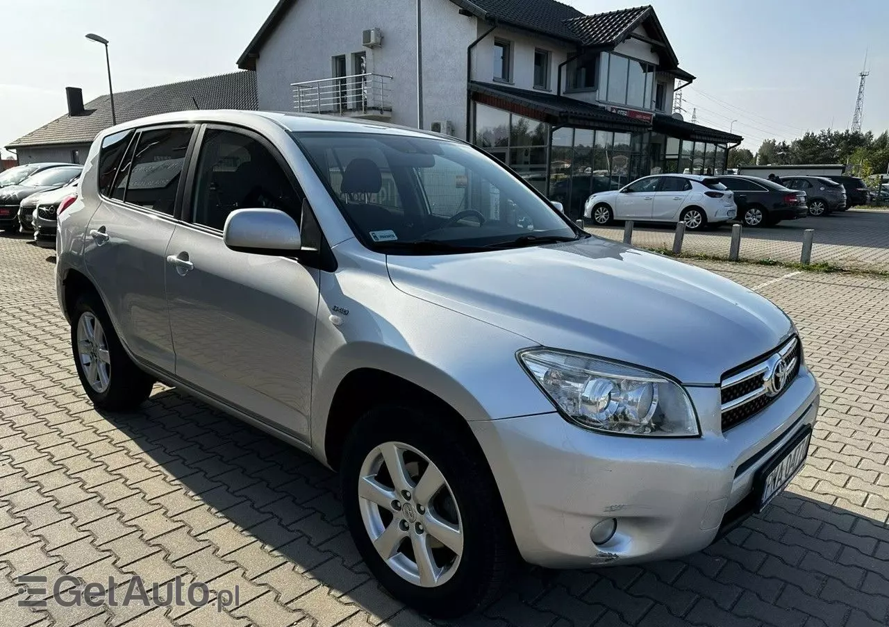 TOYOTA RAV4 