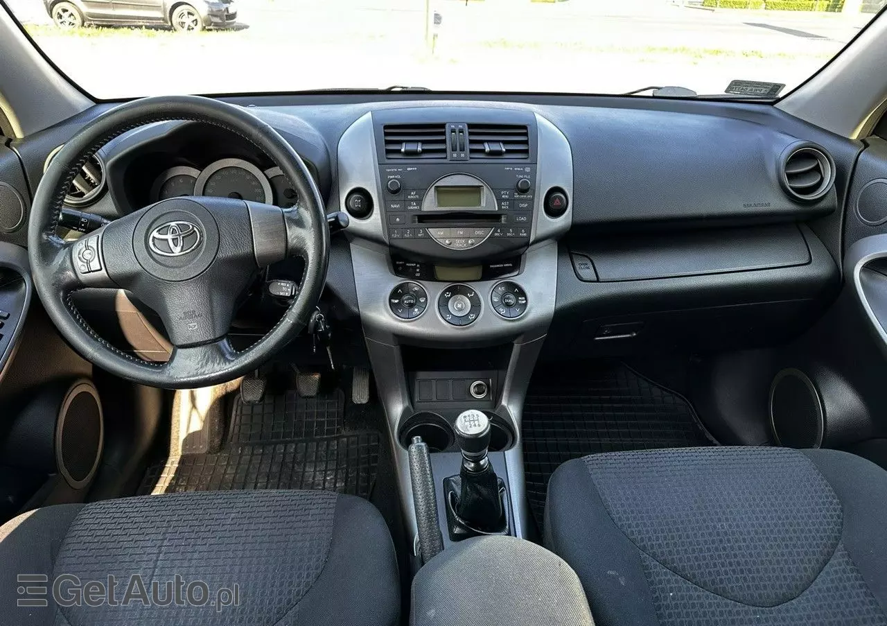 TOYOTA RAV4 