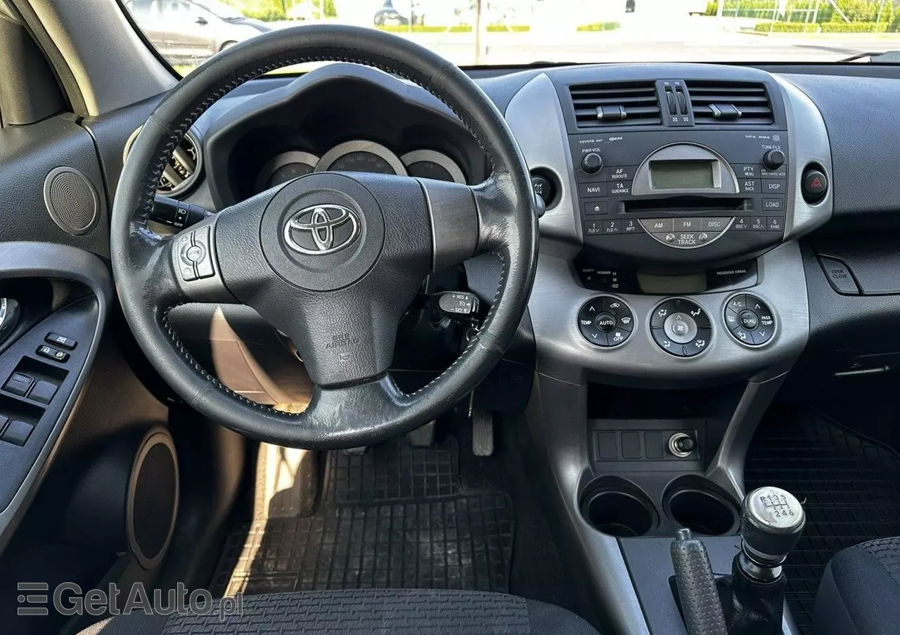 TOYOTA RAV4 