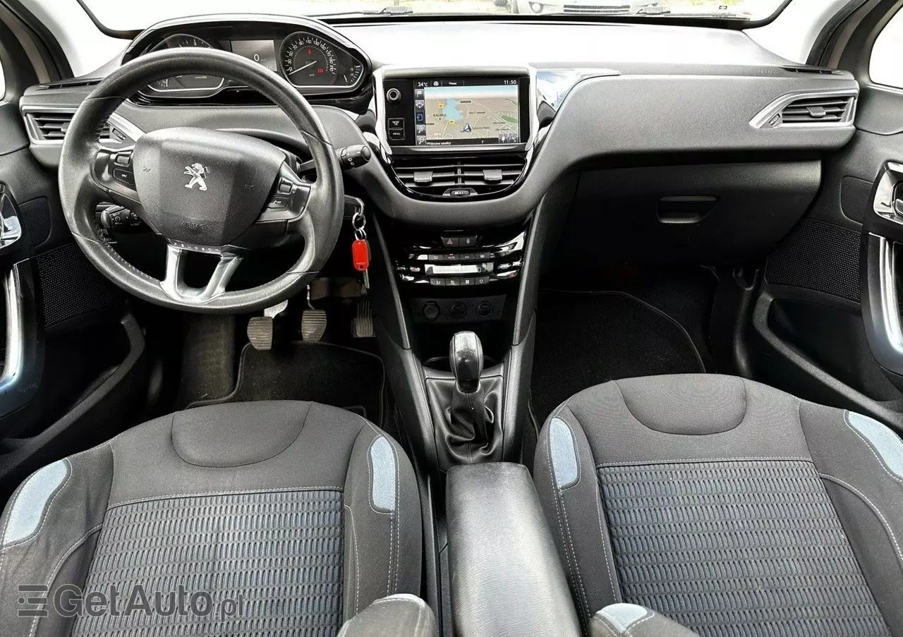 PEUGEOT 208 