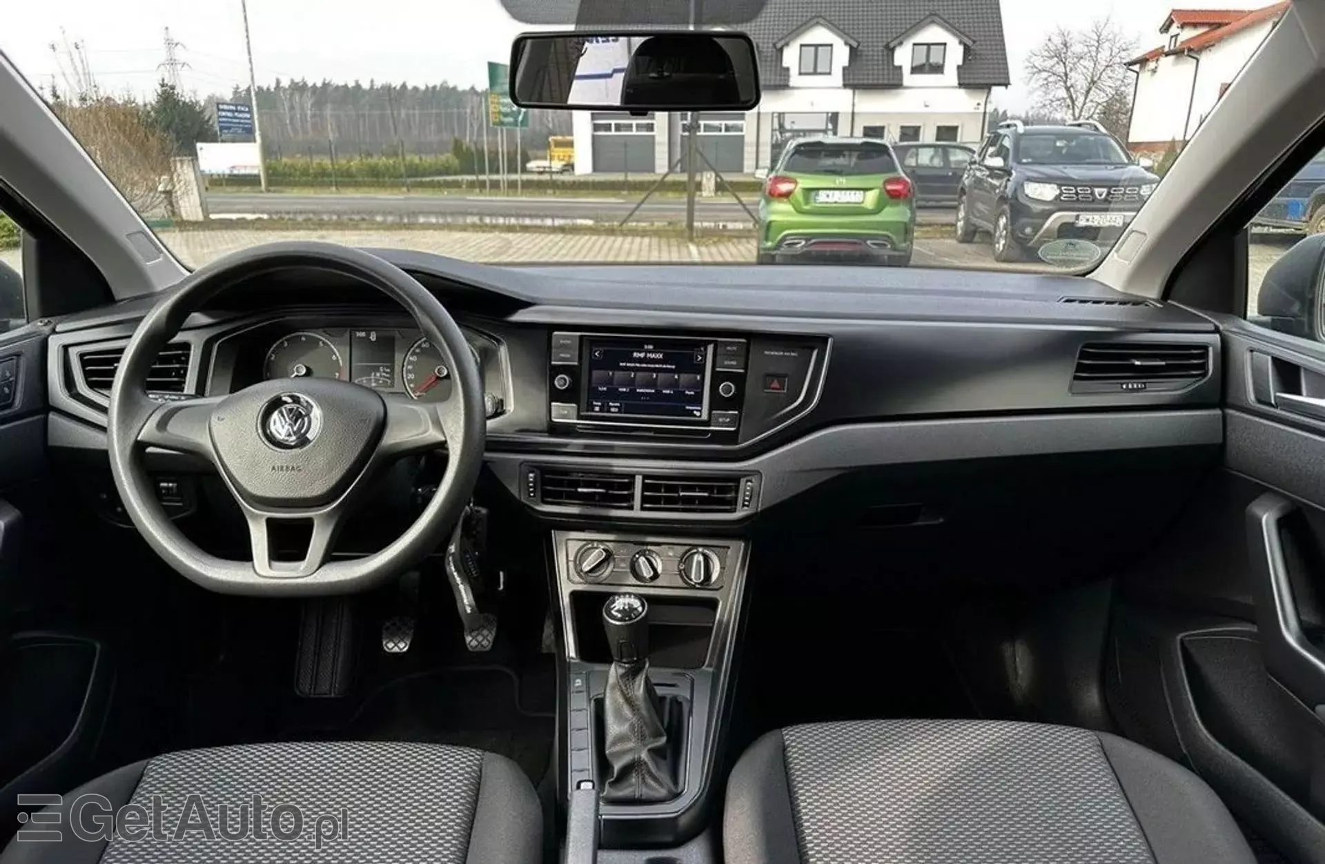 VOLKSWAGEN Polo 