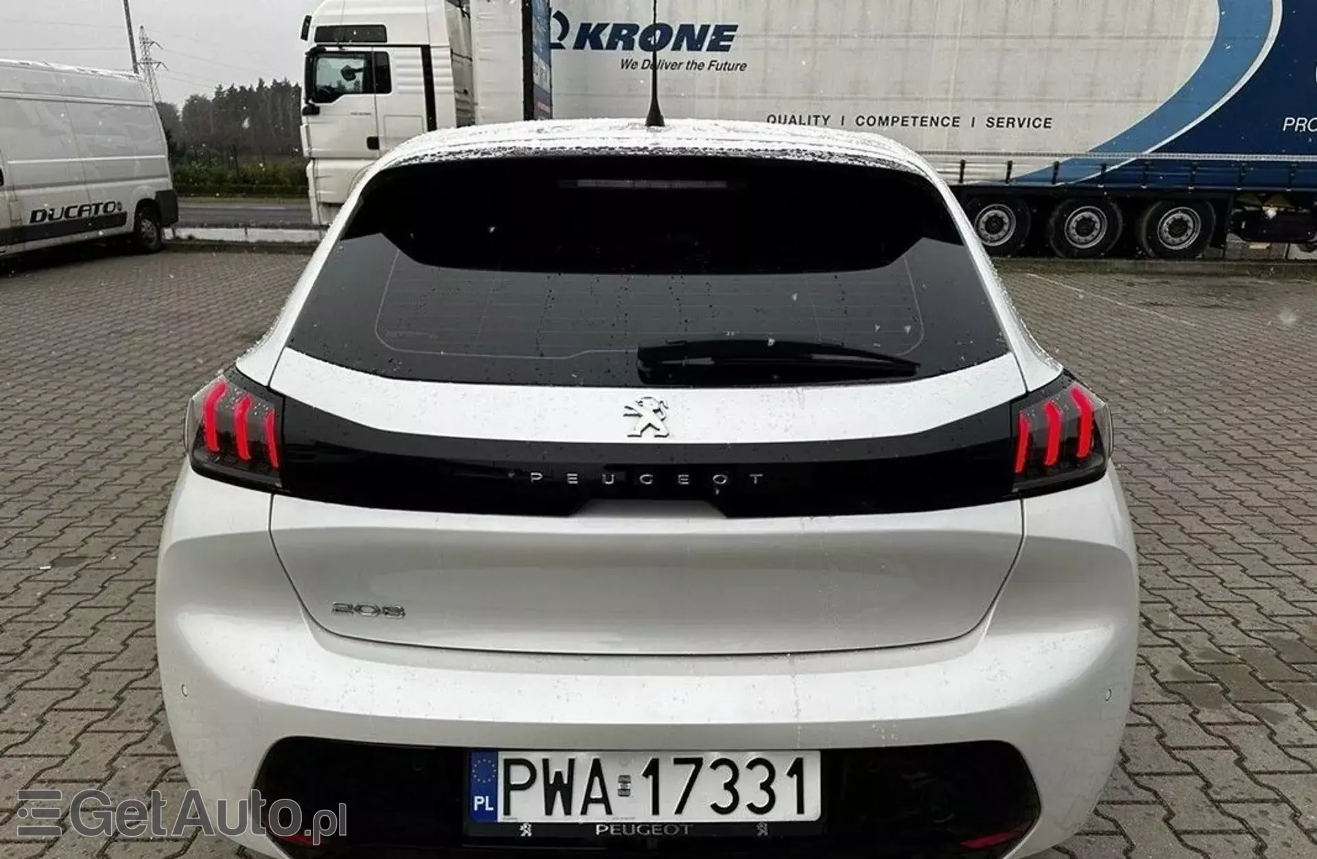 PEUGEOT 208 