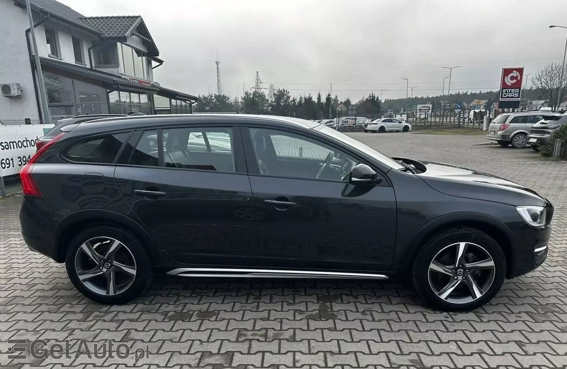 VOLVO V60 