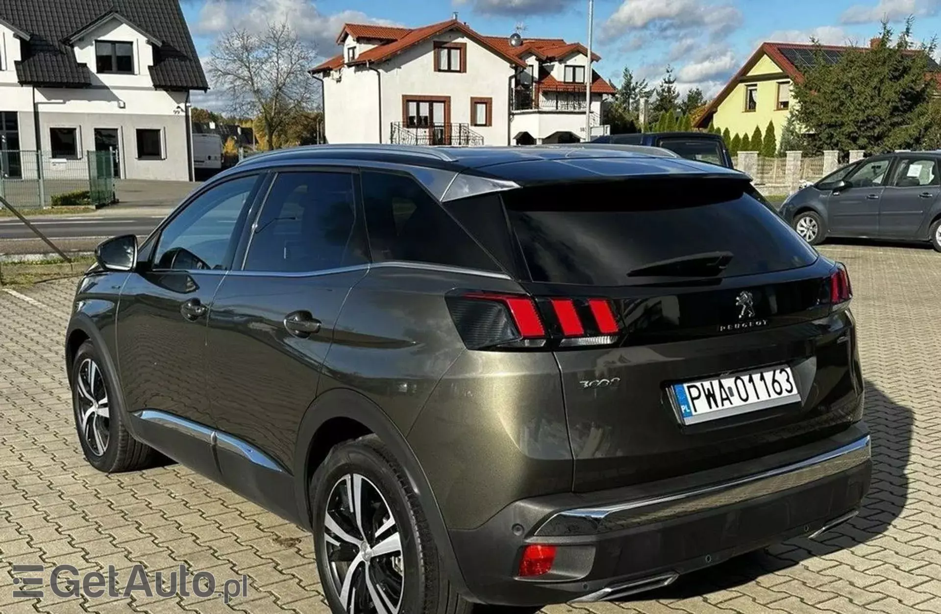 PEUGEOT 3008 