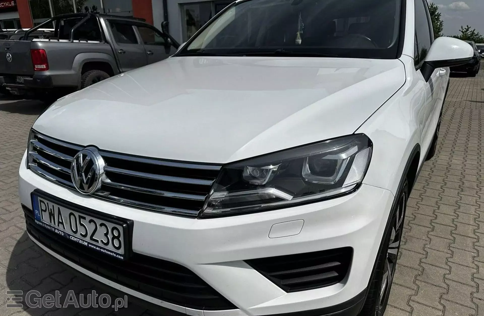 VOLKSWAGEN Touareg 