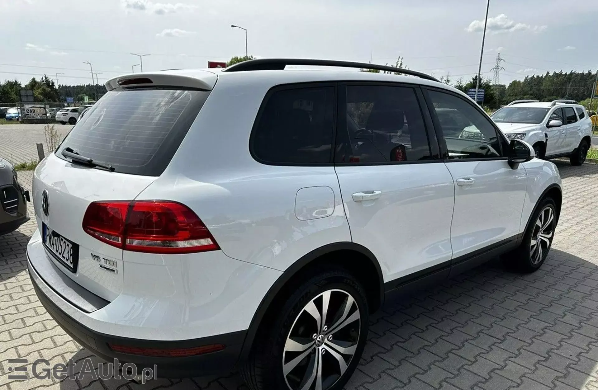 VOLKSWAGEN Touareg 