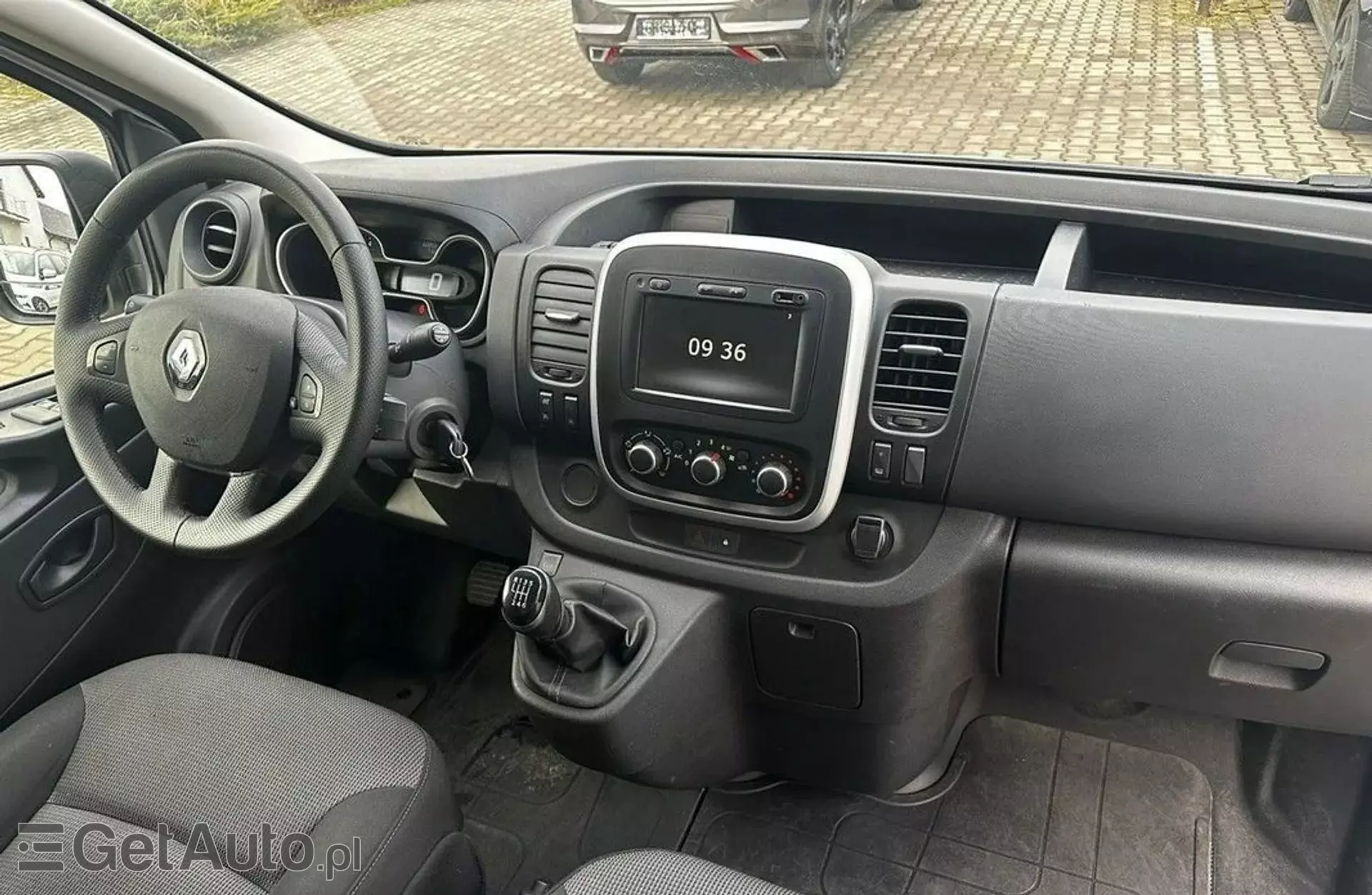 RENAULT Trafic 