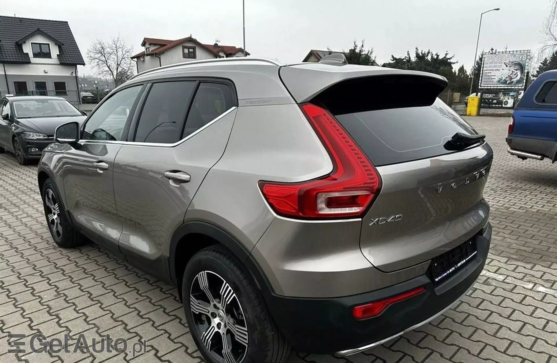 VOLVO XC40 