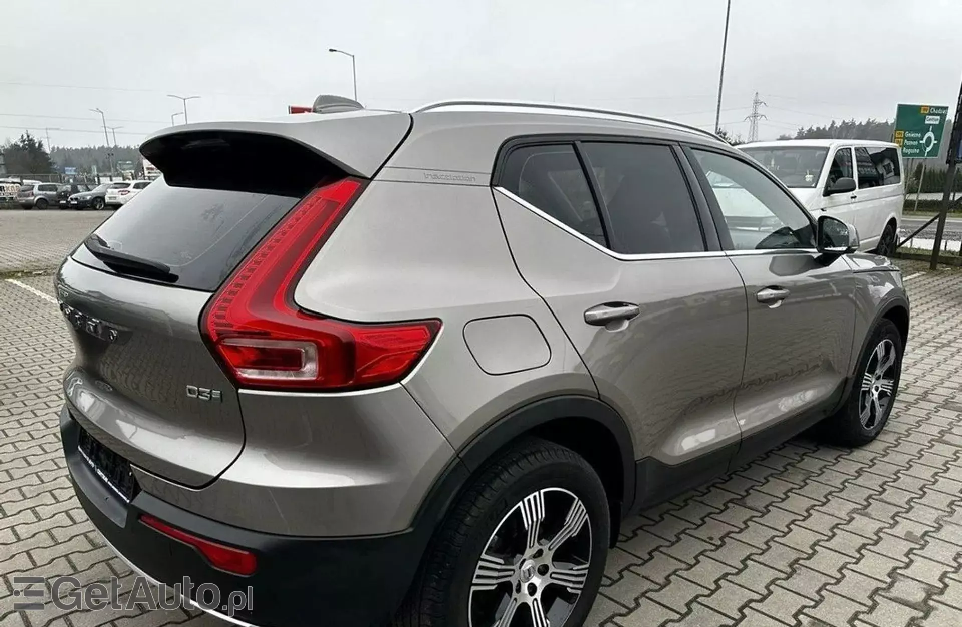 VOLVO XC40 