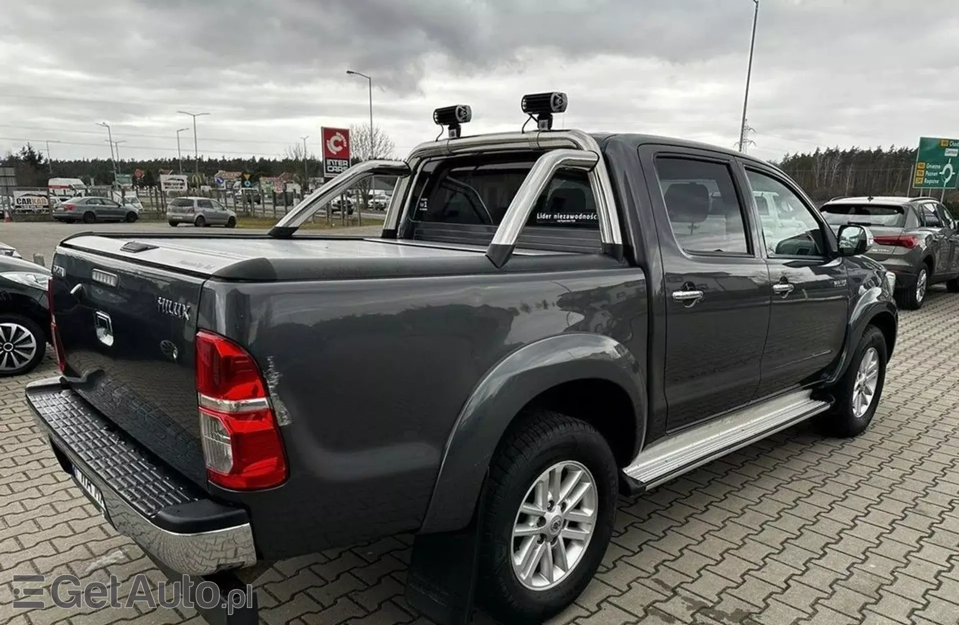 TOYOTA Hilux 