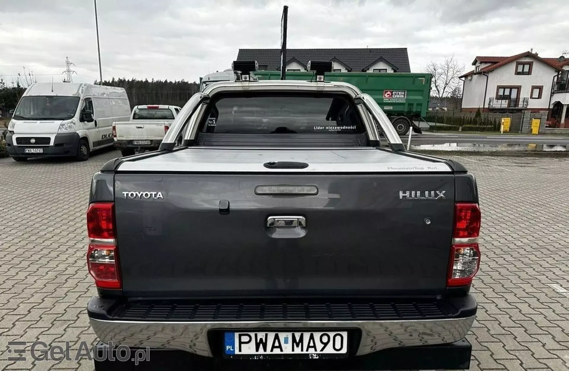 TOYOTA Hilux 