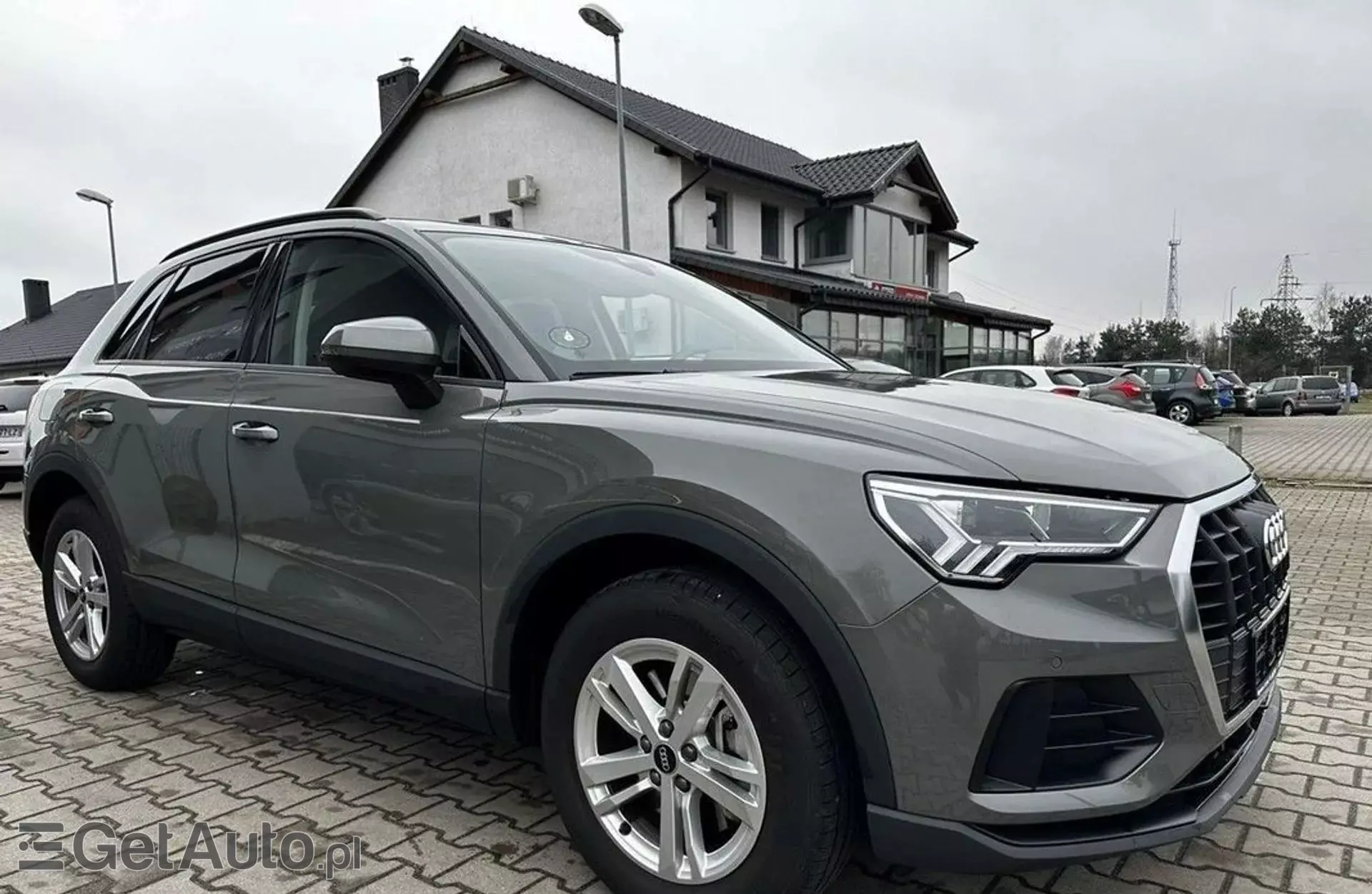 AUDI Q3 