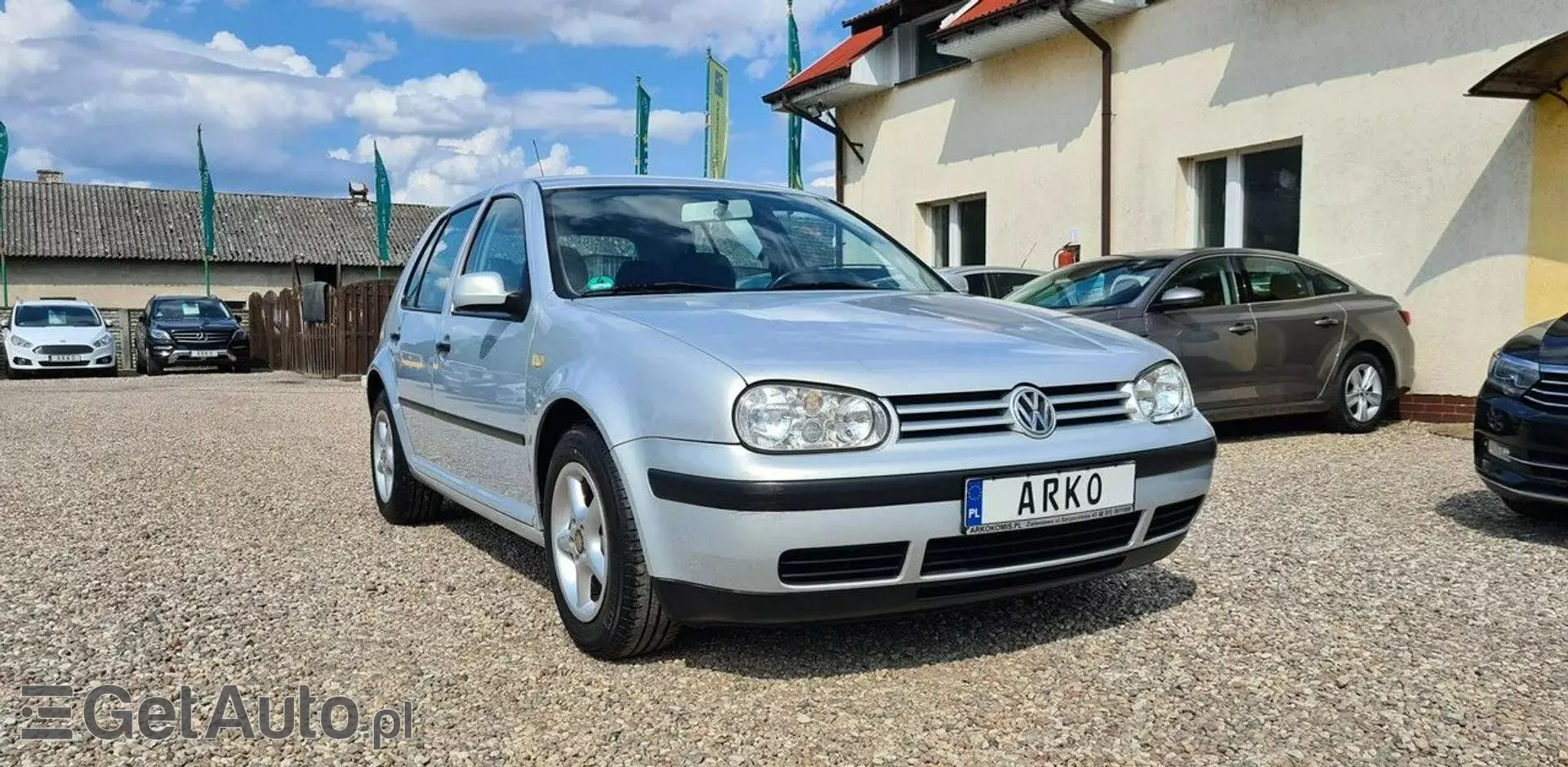 VOLKSWAGEN Golf 