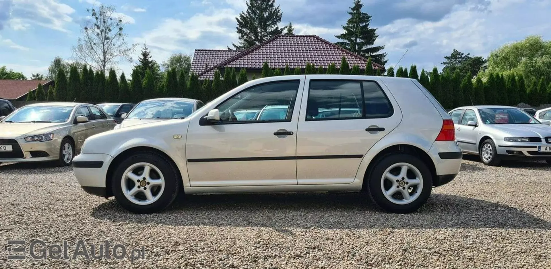 VOLKSWAGEN Golf 