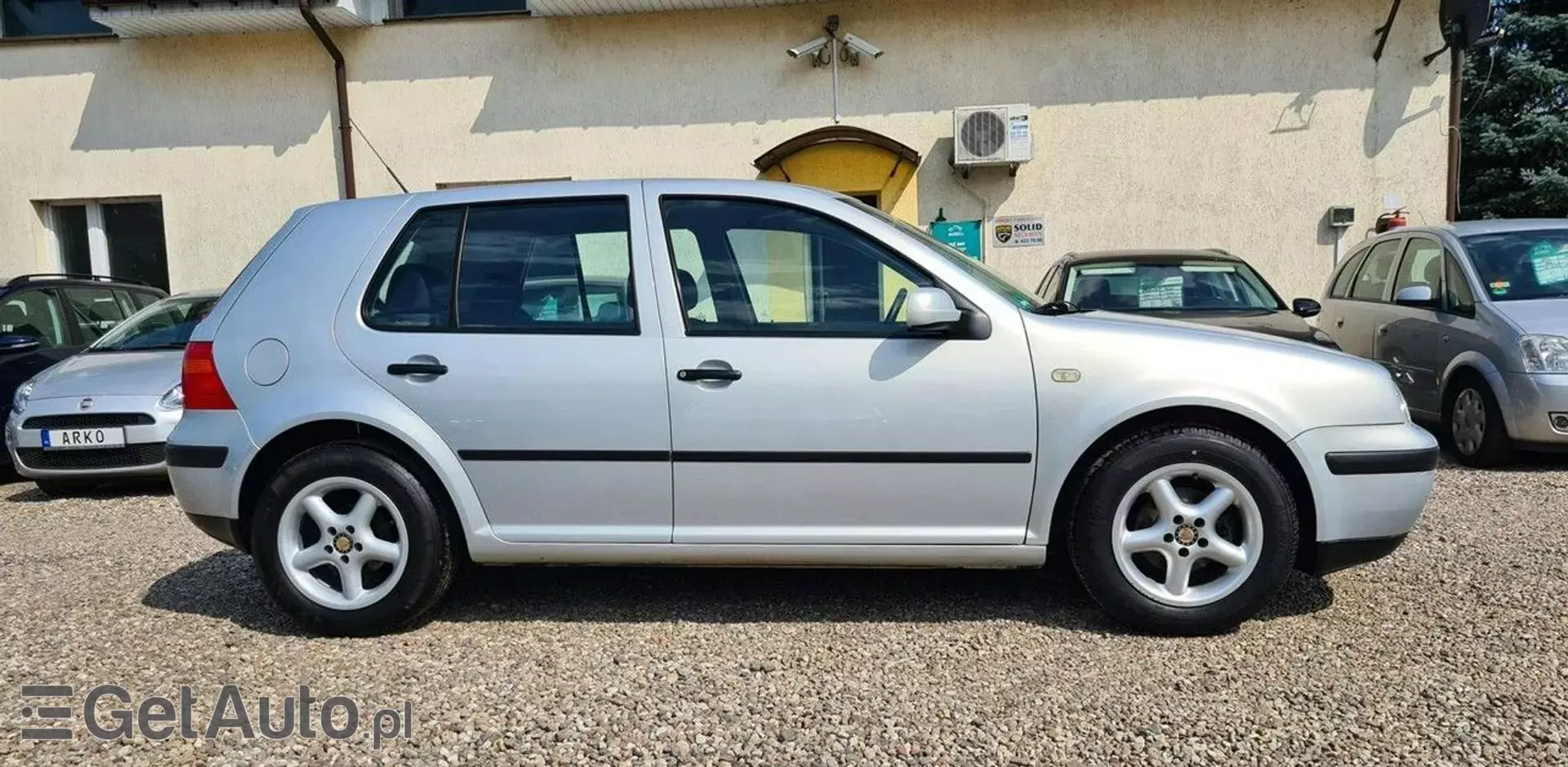 VOLKSWAGEN Golf 