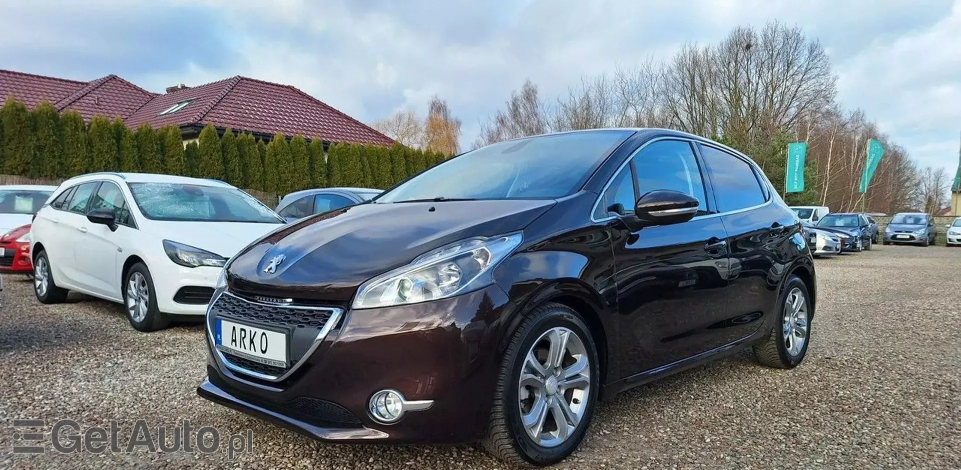 PEUGEOT 208 